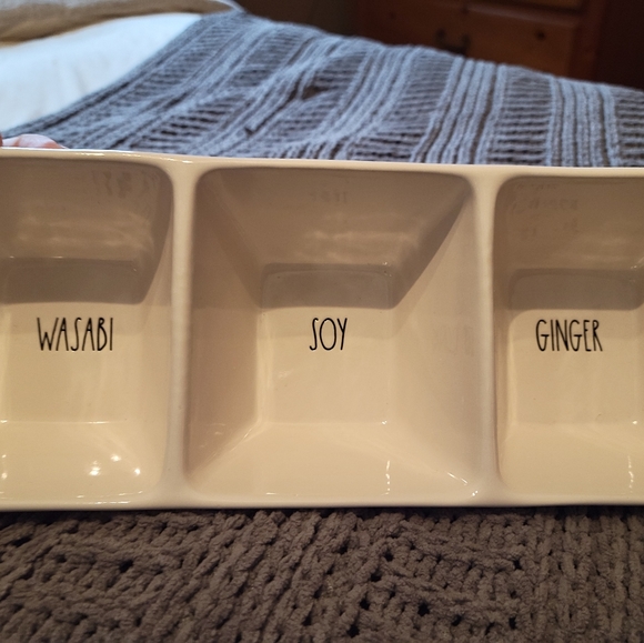 NWOT Sushi Sauce container Rae Dunn - Picture 1 of 3